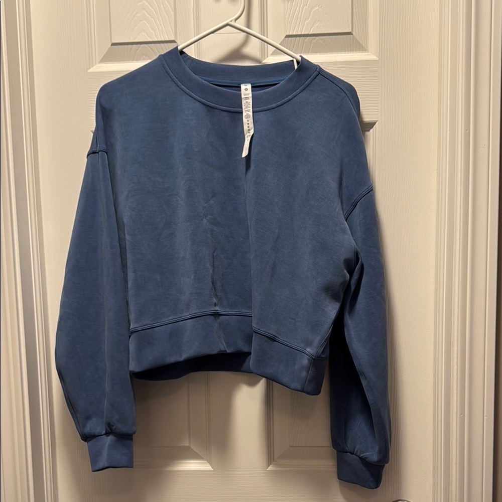 NWOT Lululemon perfectly oversized crop crew softstreme size 6